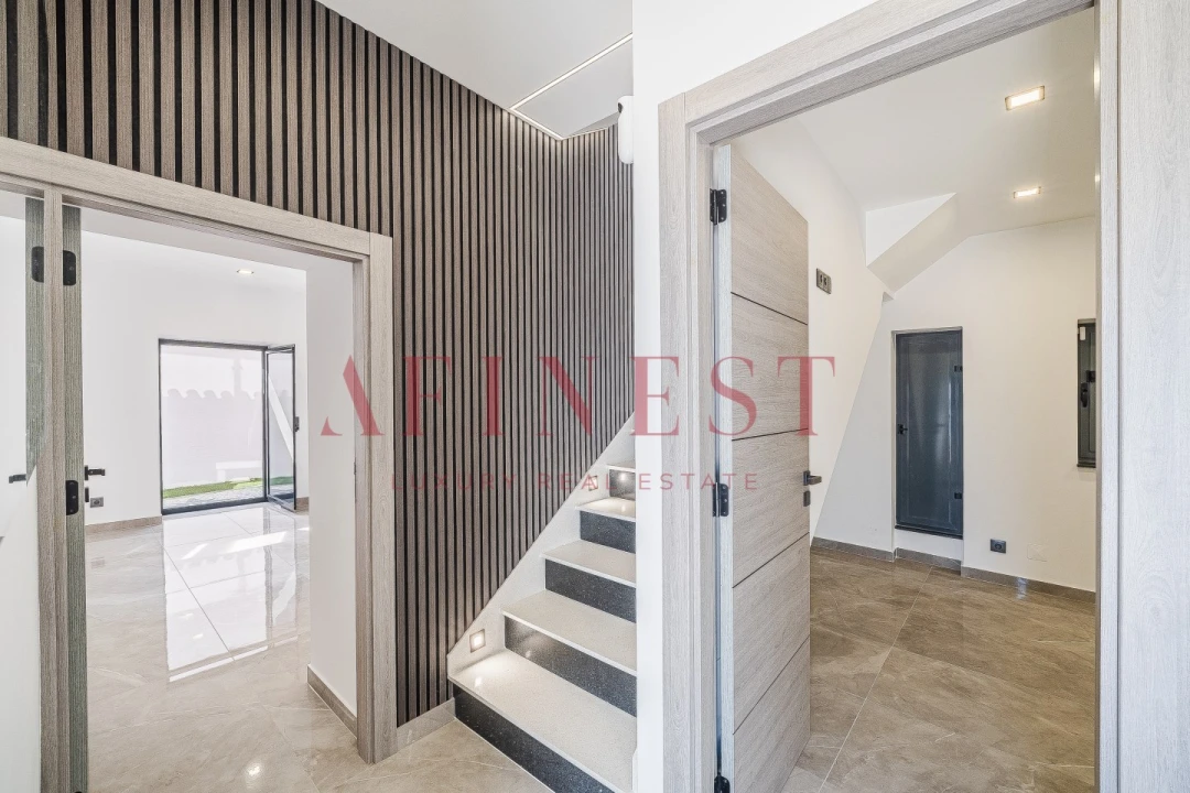 Moradia T5 para Venda em São Domingos de Rana Foto 9