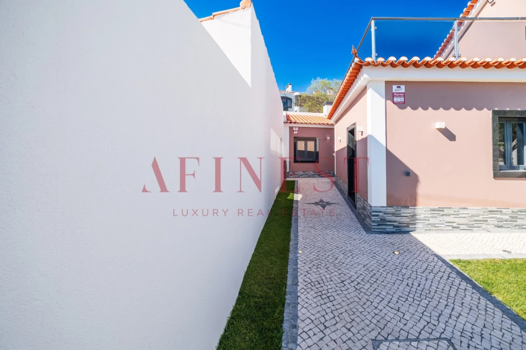 Moradia T5 para Venda em São Domingos de Rana Foto 23