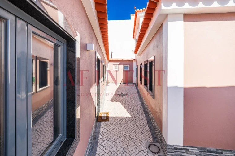 Moradia T5 para Venda em São Domingos de Rana Foto 26