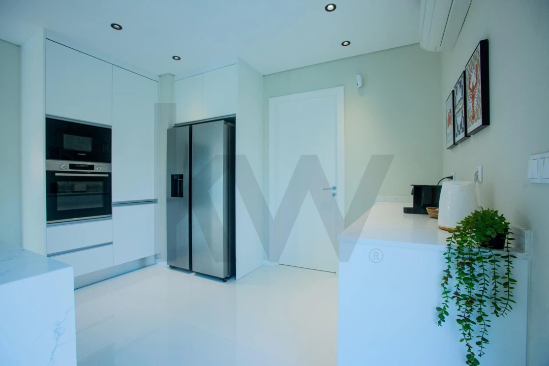 Moradia T4 para Venda em Pico da Pedra Foto 17