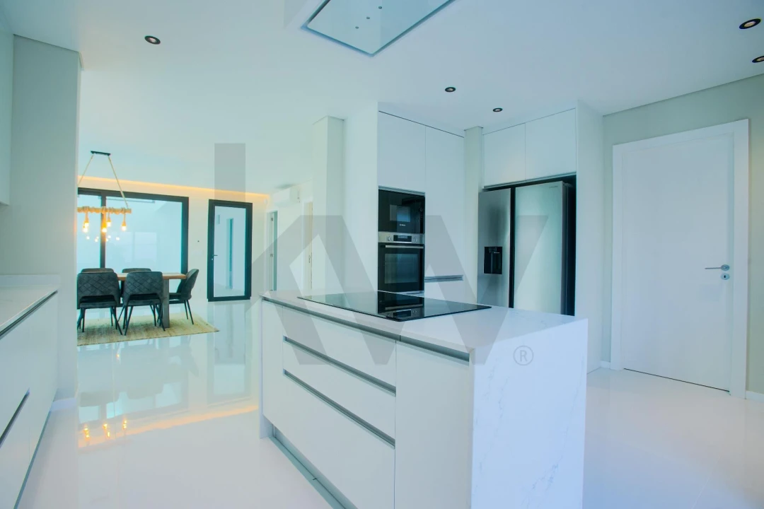 Moradia T4 para Venda em Pico da Pedra Foto 12