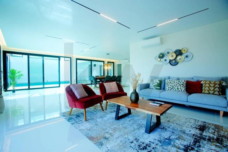 Moradia T4 para Venda em Pico da Pedra Foto 9