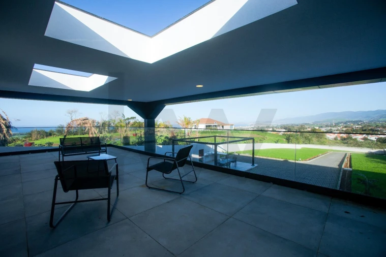 Moradia T4 para Venda em Pico da Pedra Foto 23