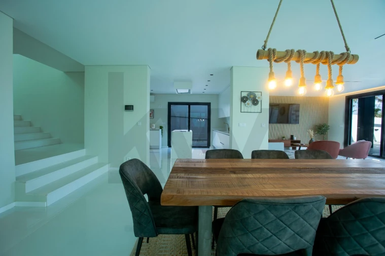 Moradia T4 para Venda em Pico da Pedra Foto 10