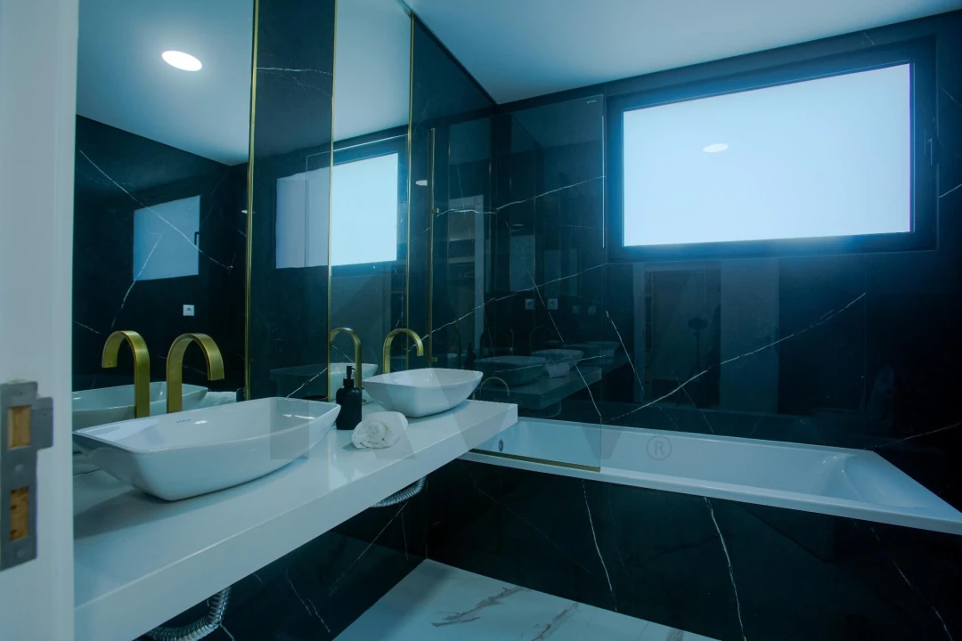 Moradia T4 para Venda em Pico da Pedra Foto 30