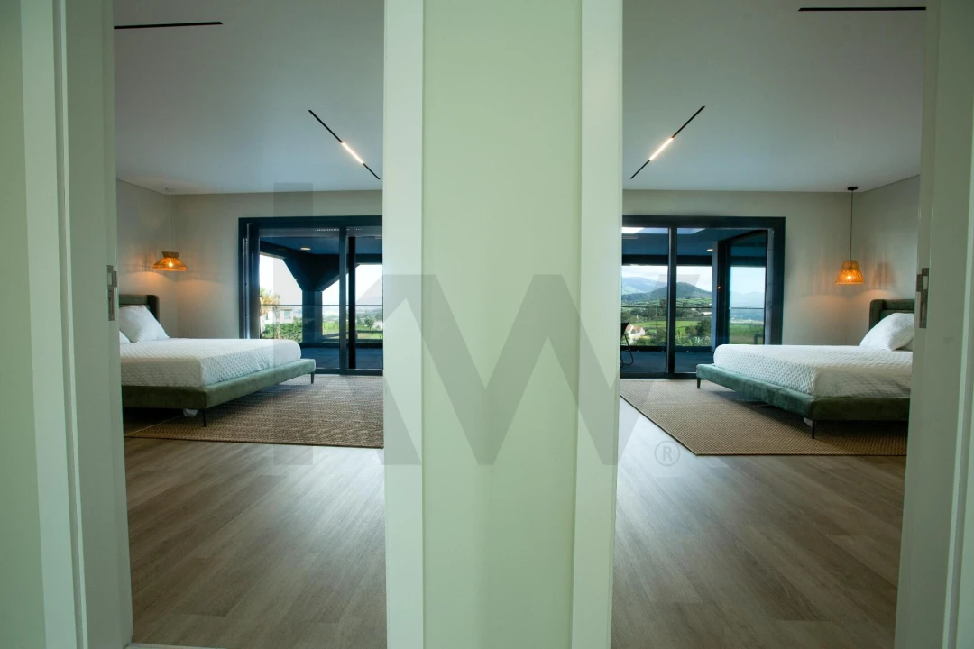 Moradia T4 para Venda em Pico da Pedra Foto 24