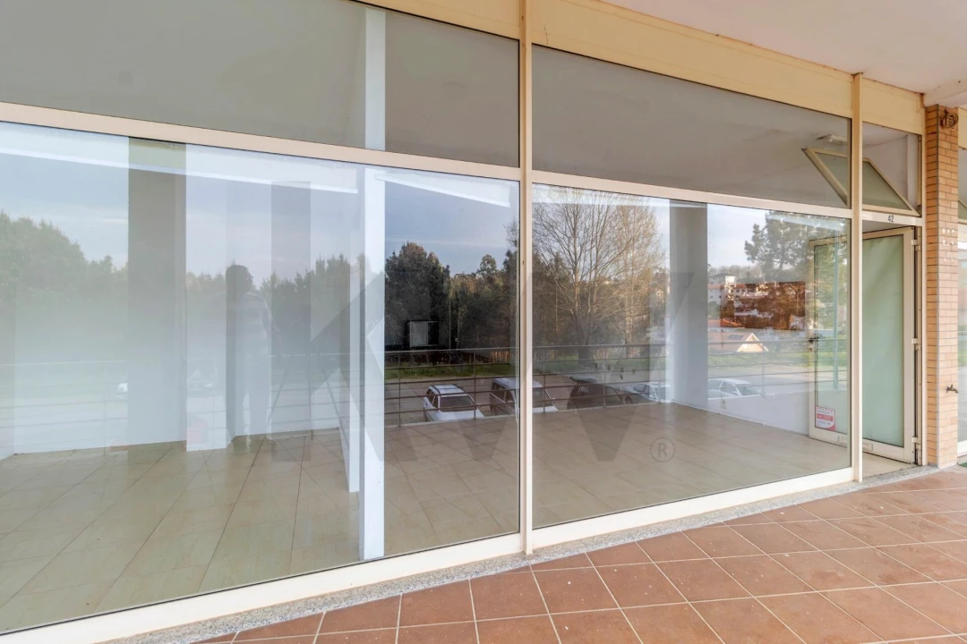 Loja para Venda em Canedo, Vale e Vila Maior Foto 18