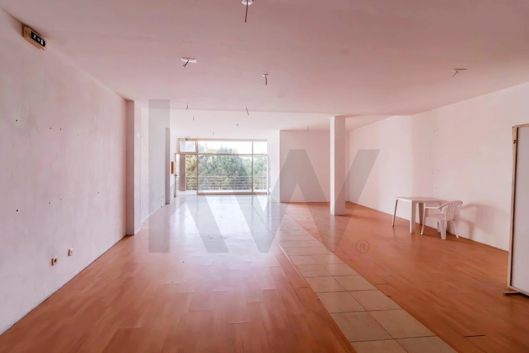 Loja para Venda em Canedo, Vale e Vila Maior Foto 9