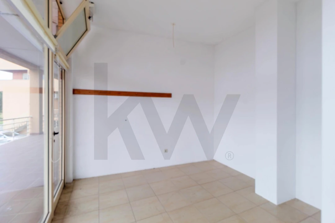 Loja para Venda em Canedo, Vale e Vila Maior Foto 14