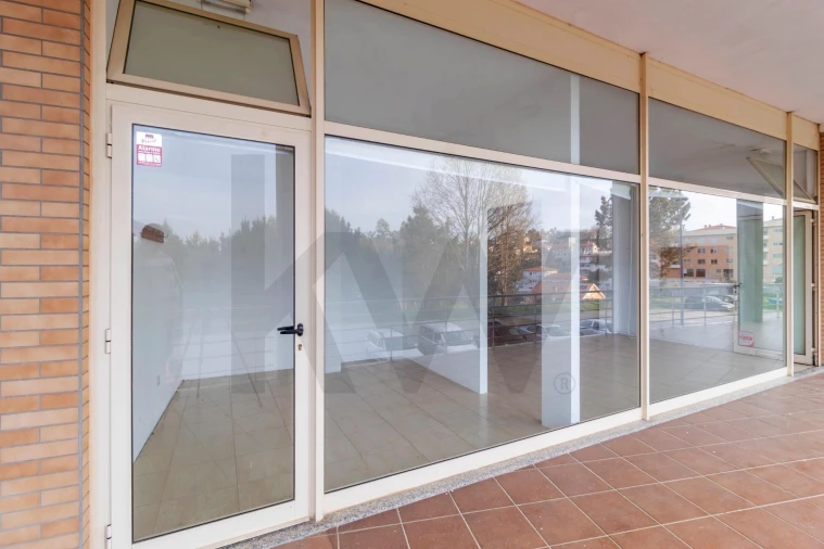 Loja para Venda em Canedo, Vale e Vila Maior Foto 16