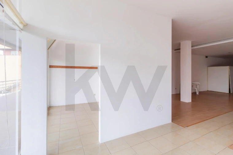 Loja para Venda em Canedo, Vale e Vila Maior Foto 13