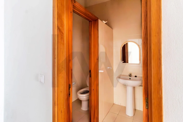 Loja para Venda em Canedo, Vale e Vila Maior Foto 5