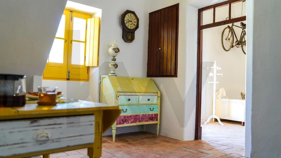 Moradia T4 para Venda em Santa Barbara de Nexe Foto 3