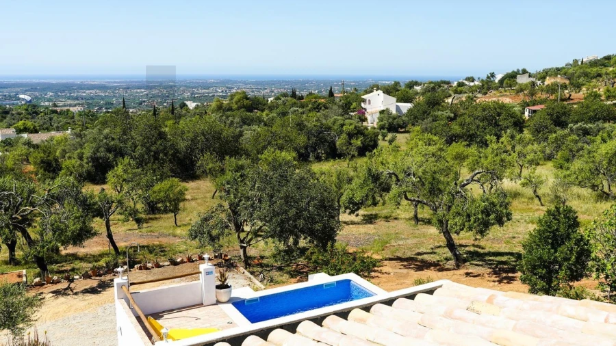 Moradia T4 para Venda em Santa Barbara de Nexe Foto 4