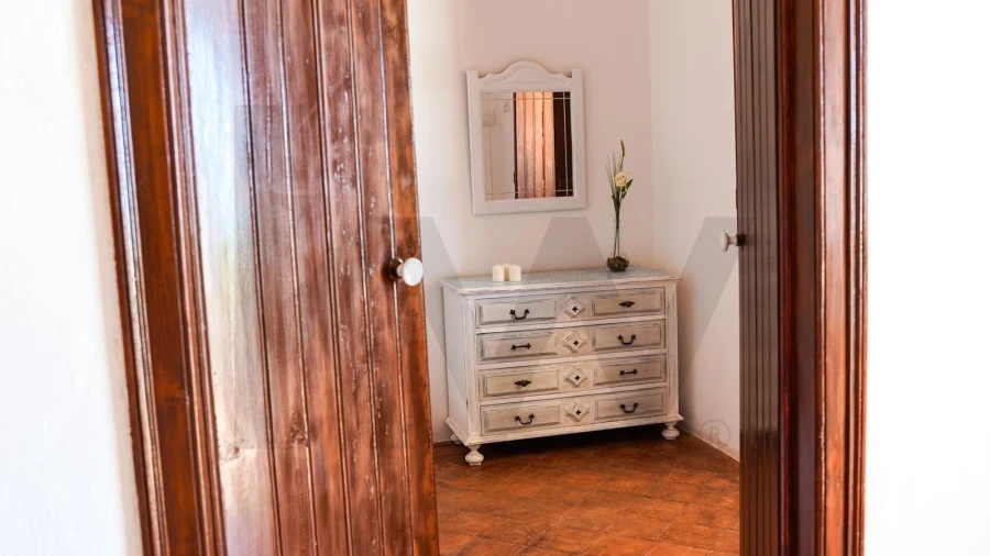 Moradia T4 para Venda em Santa Barbara de Nexe Foto 24