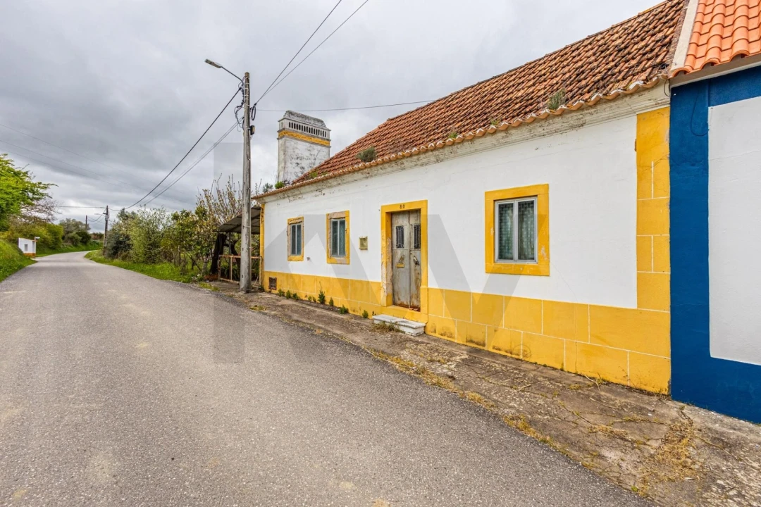 Moradia T3 para Venda em Casével e Vaqueiros Foto 1