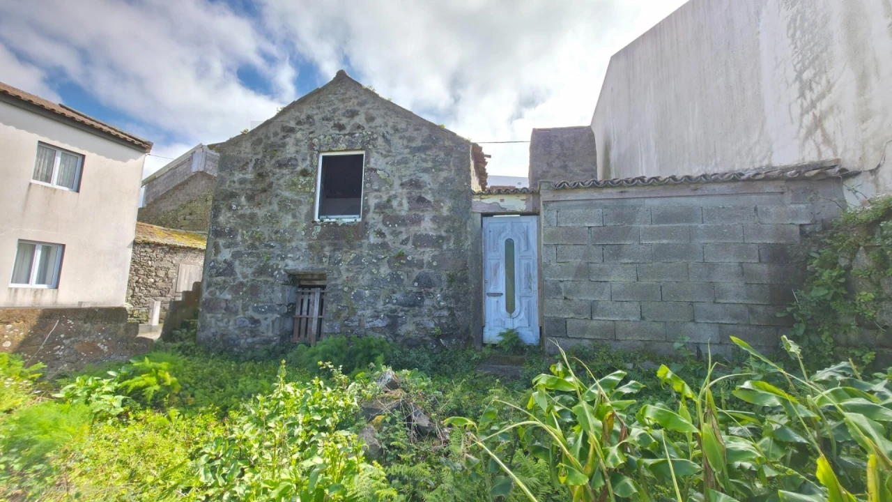 Moradia T2 para Venda em Santana Foto 5