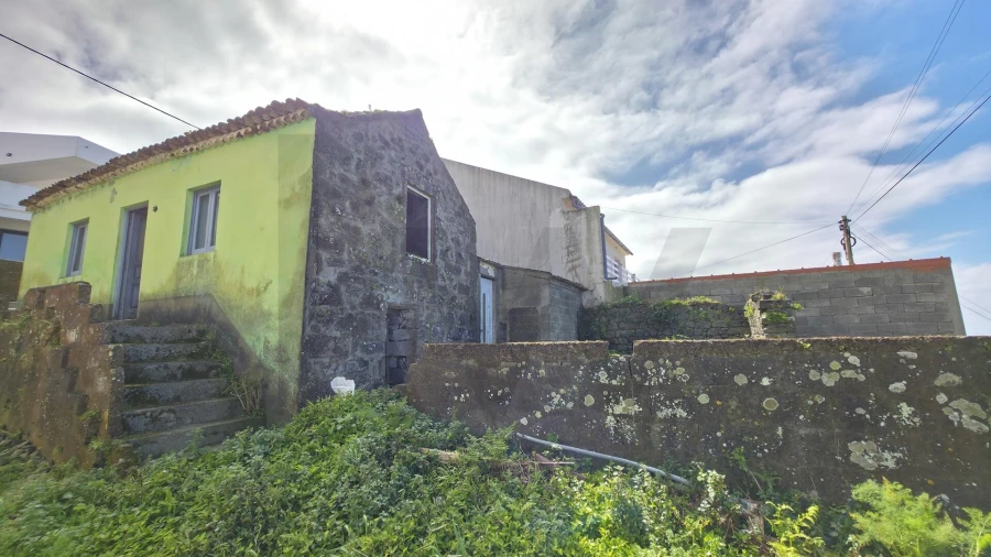 Moradia T2 para Venda em Santana Foto 21