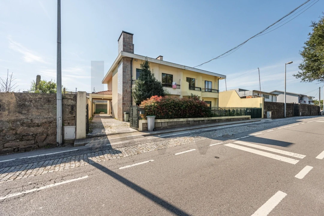 Moradia T4 para Venda em Cidade da Maia Foto 32