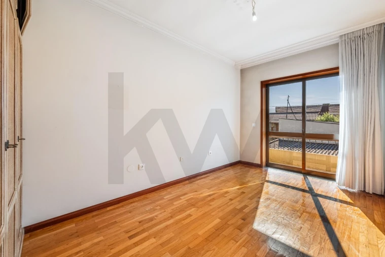 Moradia T4 para Venda em Cidade da Maia Foto 17