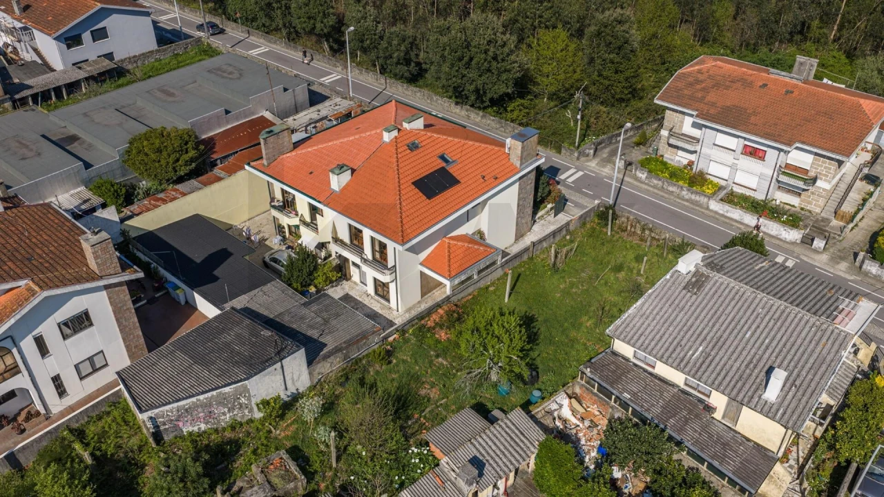 Moradia T4 para Venda em Cidade da Maia Foto 2