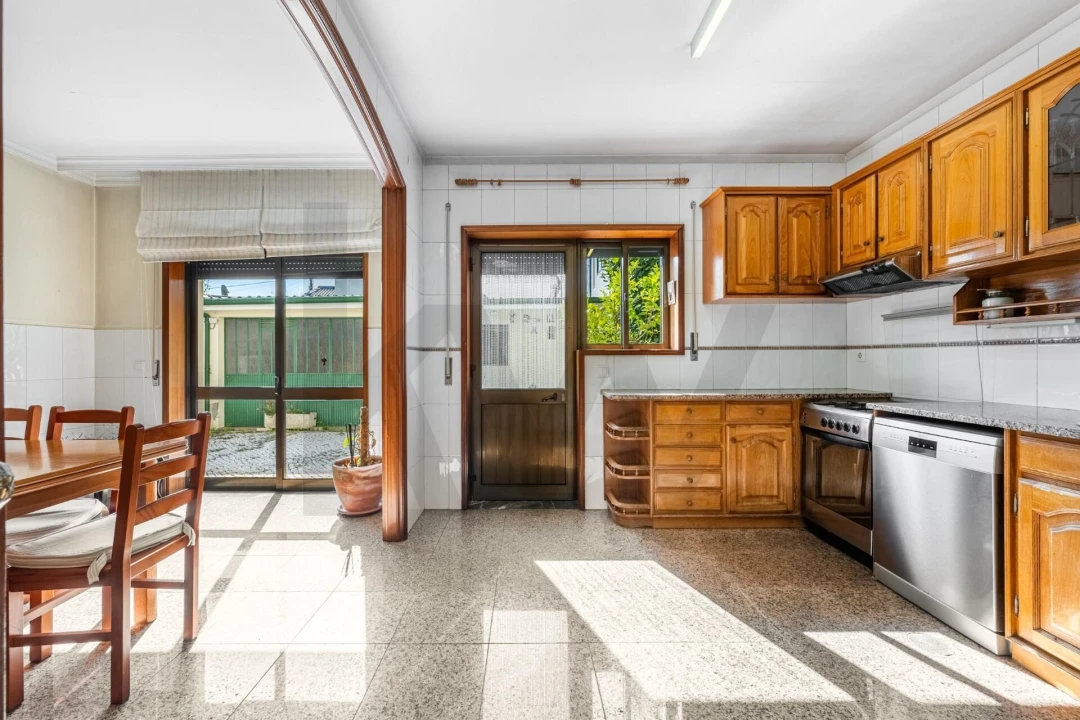 Moradia T4 para Venda em Cidade da Maia Foto 3