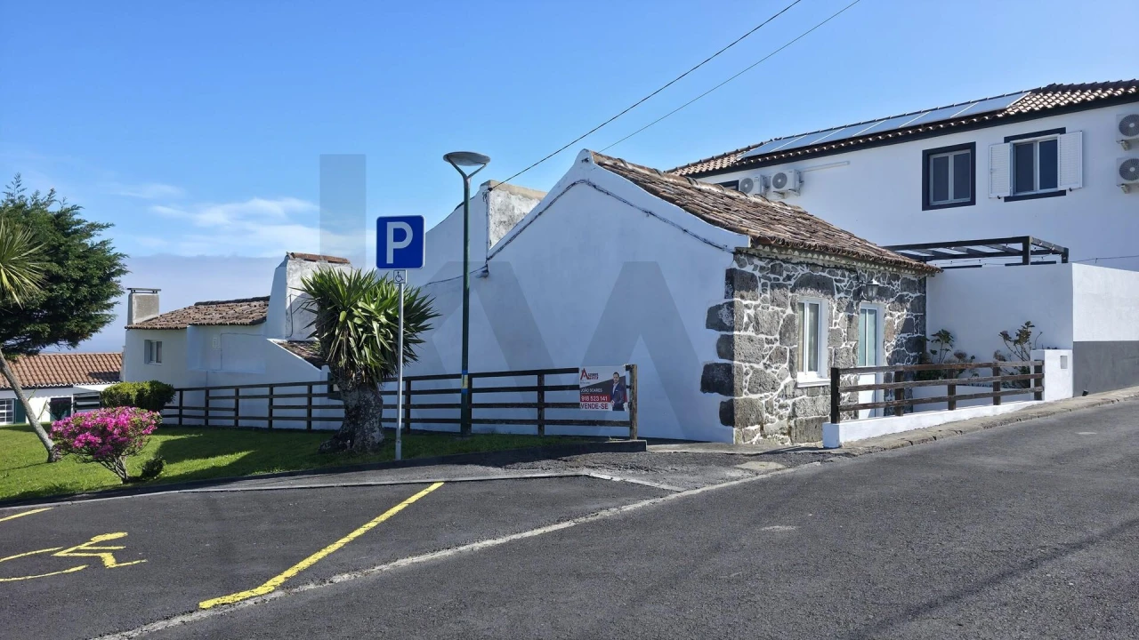 Moradia T2 para Venda em Santana Foto 3