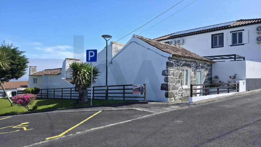 Moradia T2 para Venda em Santana Foto 3