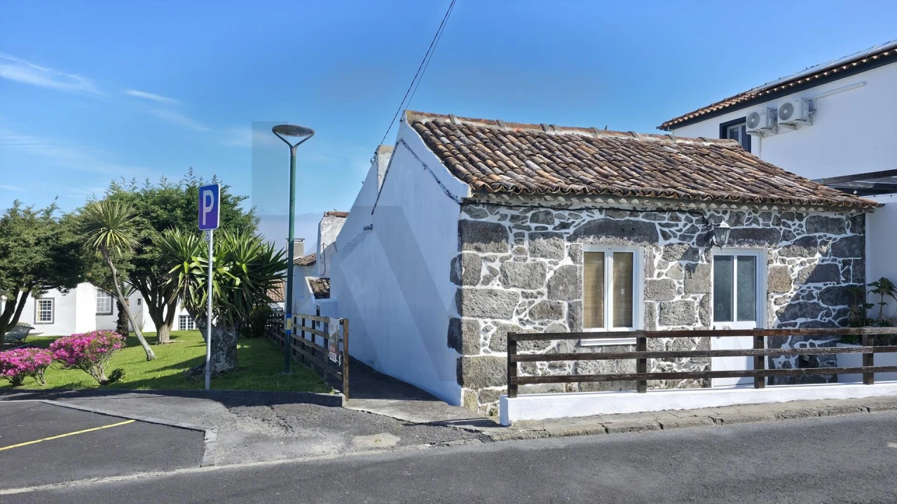 Moradia T2 para Venda em Santana Foto 2