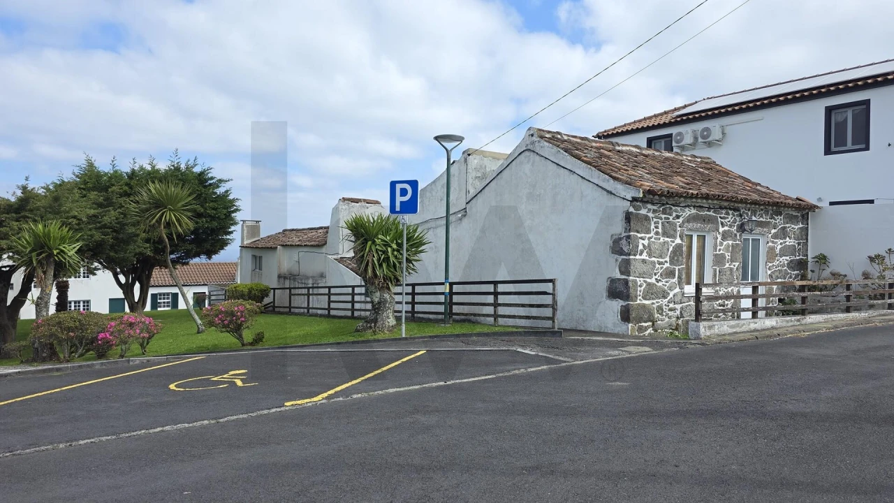 Moradia T2 para Venda em Santana Foto 3