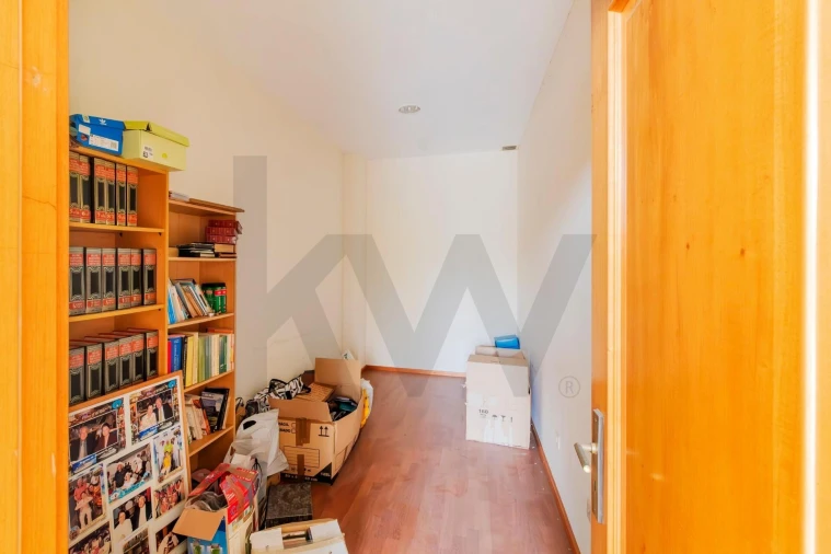 Loja para Venda em Canedo, Vale e Vila Maior Foto 11