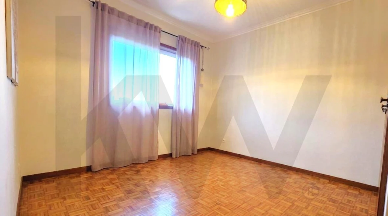 Apartamento T1 para Arrendamento em Vilar de Andorinho Foto 9