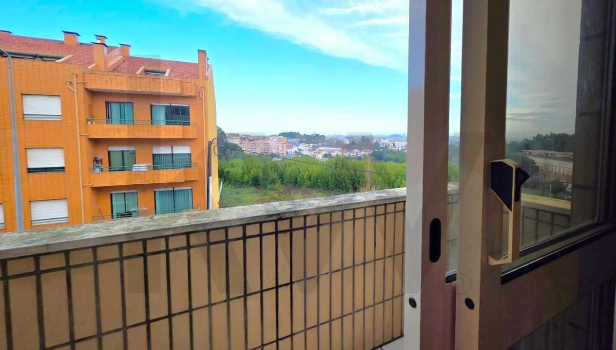 Apartamento T1 para Arrendamento em Vilar de Andorinho Foto 5