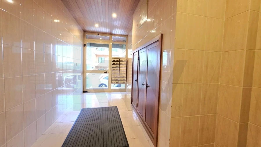 Apartamento T1 para Arrendamento em Vilar de Andorinho Foto 18