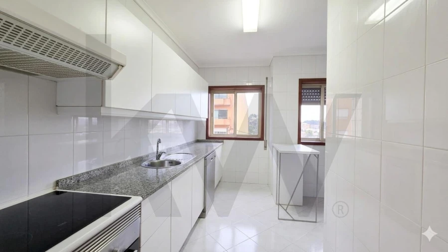 Apartamento T1 para Arrendamento em Vilar de Andorinho Foto 12