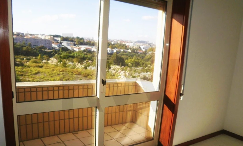 Apartamento T1 para Arrendamento em Vilar de Andorinho Foto 8