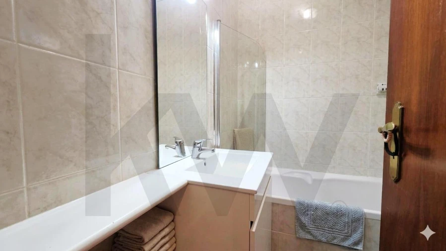 Apartamento T1 para Arrendamento em Vilar de Andorinho Foto 16