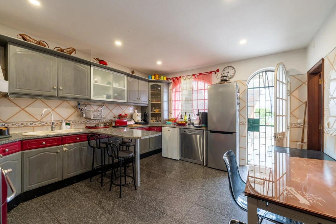 Prédio para Venda em Santo Antonio da Charneca Foto 6