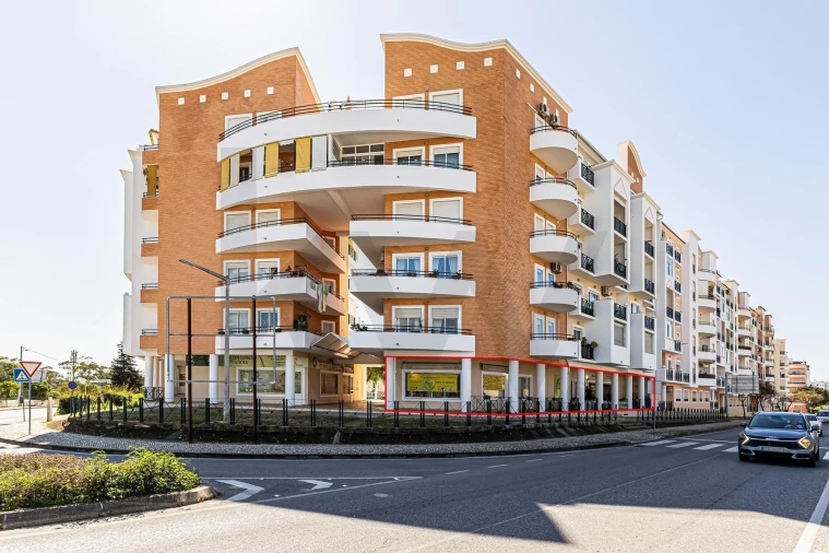 Loja para Venda em Armação de Pera