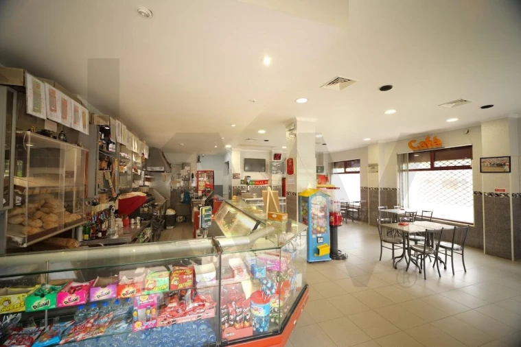 Loja para Venda em Algueirão-Mem Martins