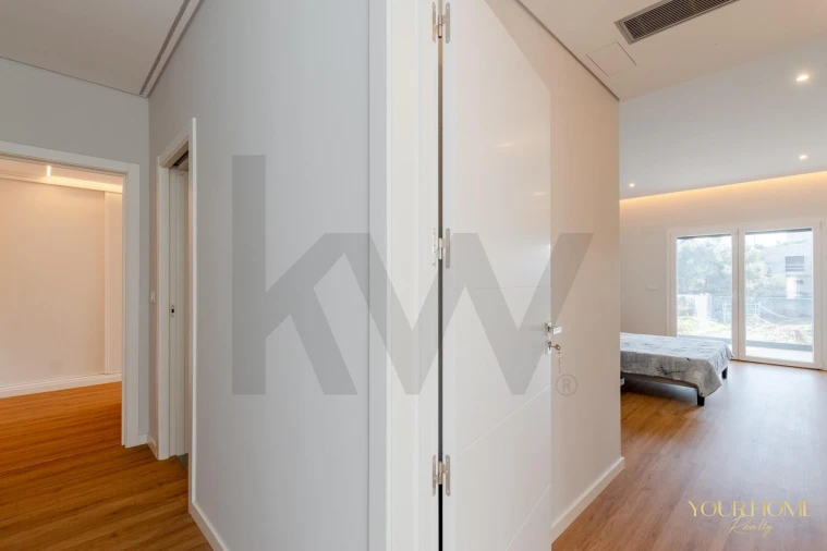 Moradia T4 para Venda em Alcabideche Foto 11