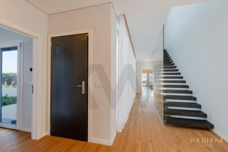 Moradia T4 para Venda em Alcabideche Foto 10