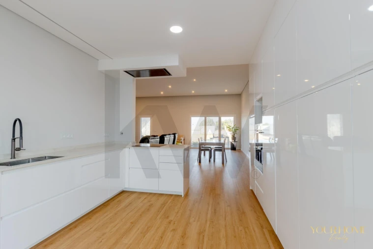 Moradia T4 para Venda em Alcabideche Foto 5