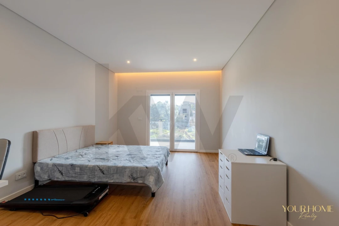 Moradia T4 para Venda em Alcabideche Foto 12