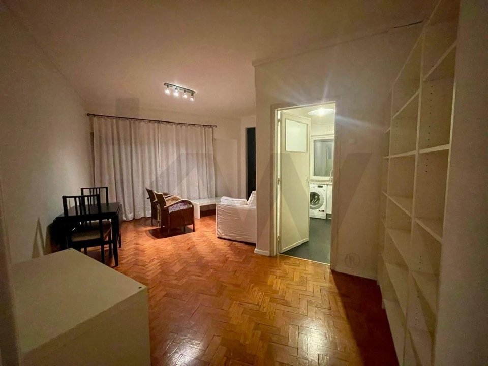 Apartamento T1 para Arrendamento em Campo de Ourique Foto 14