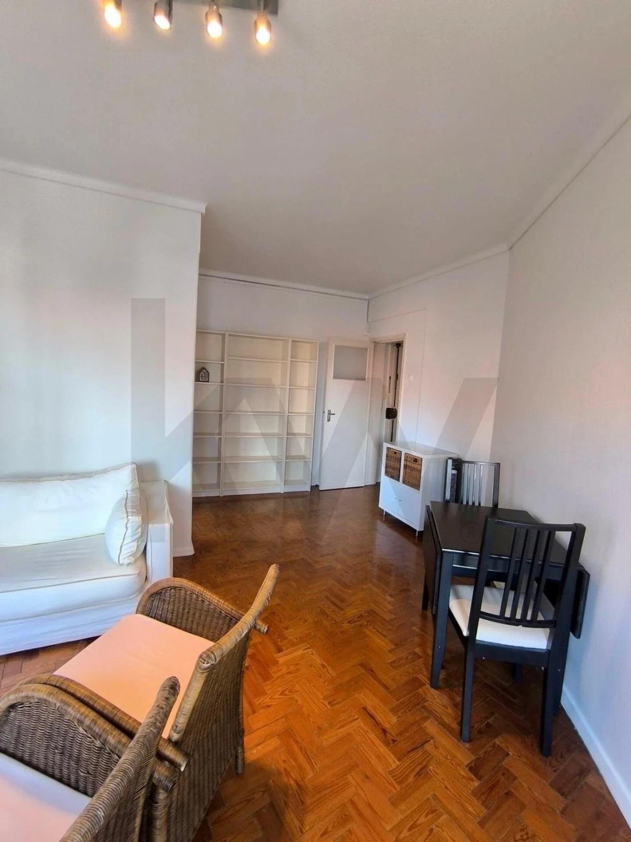 Apartamento T1 para Arrendamento em Campo de Ourique Foto 8