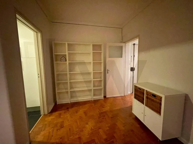 Apartamento T1 para Arrendamento em Campo de Ourique Foto 12