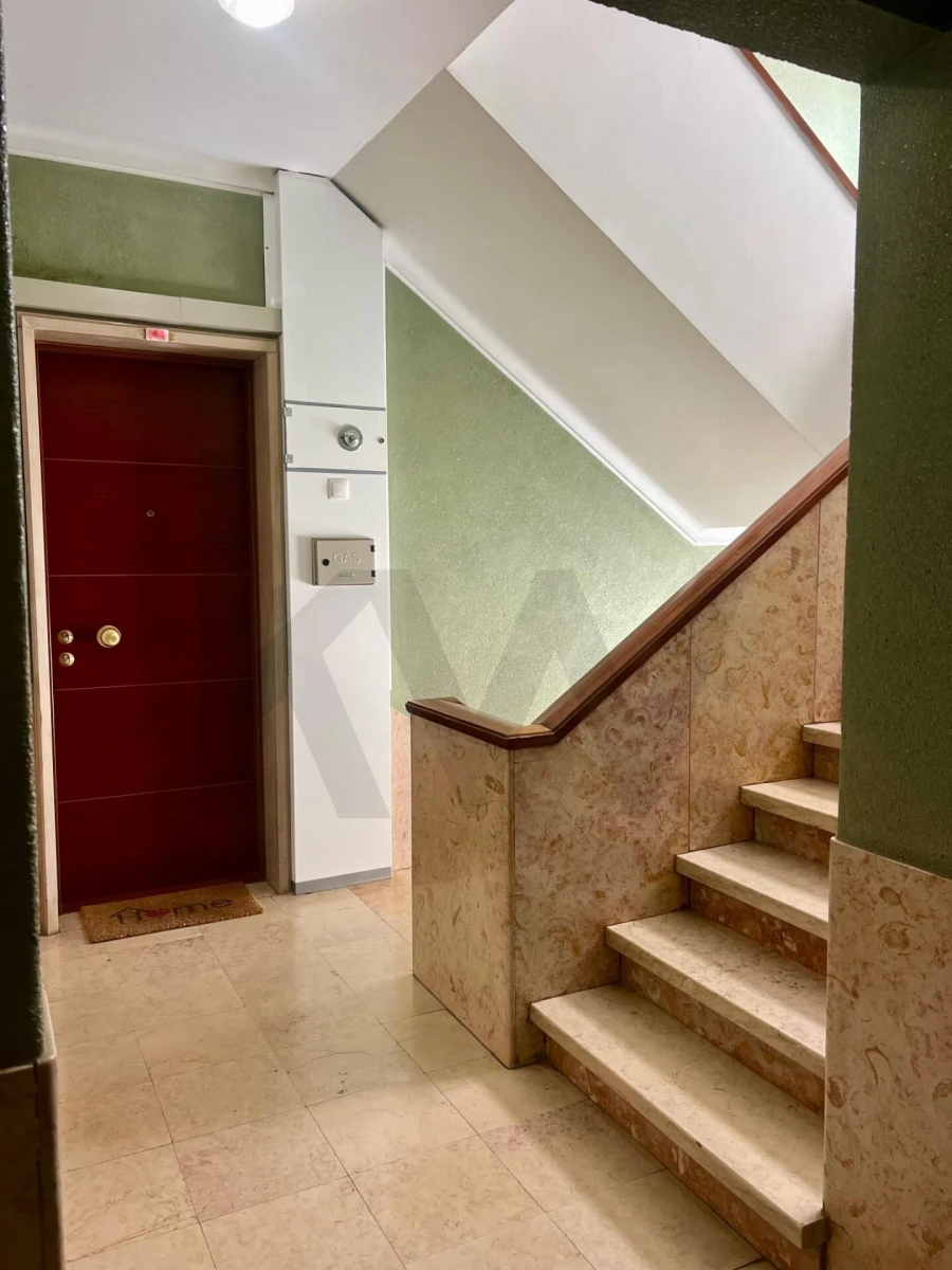 Apartamento T1 para Arrendamento em Campo de Ourique Foto 18