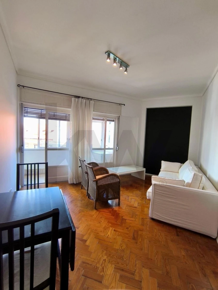 Apartamento T1 para Arrendamento em Campo de Ourique Foto 11