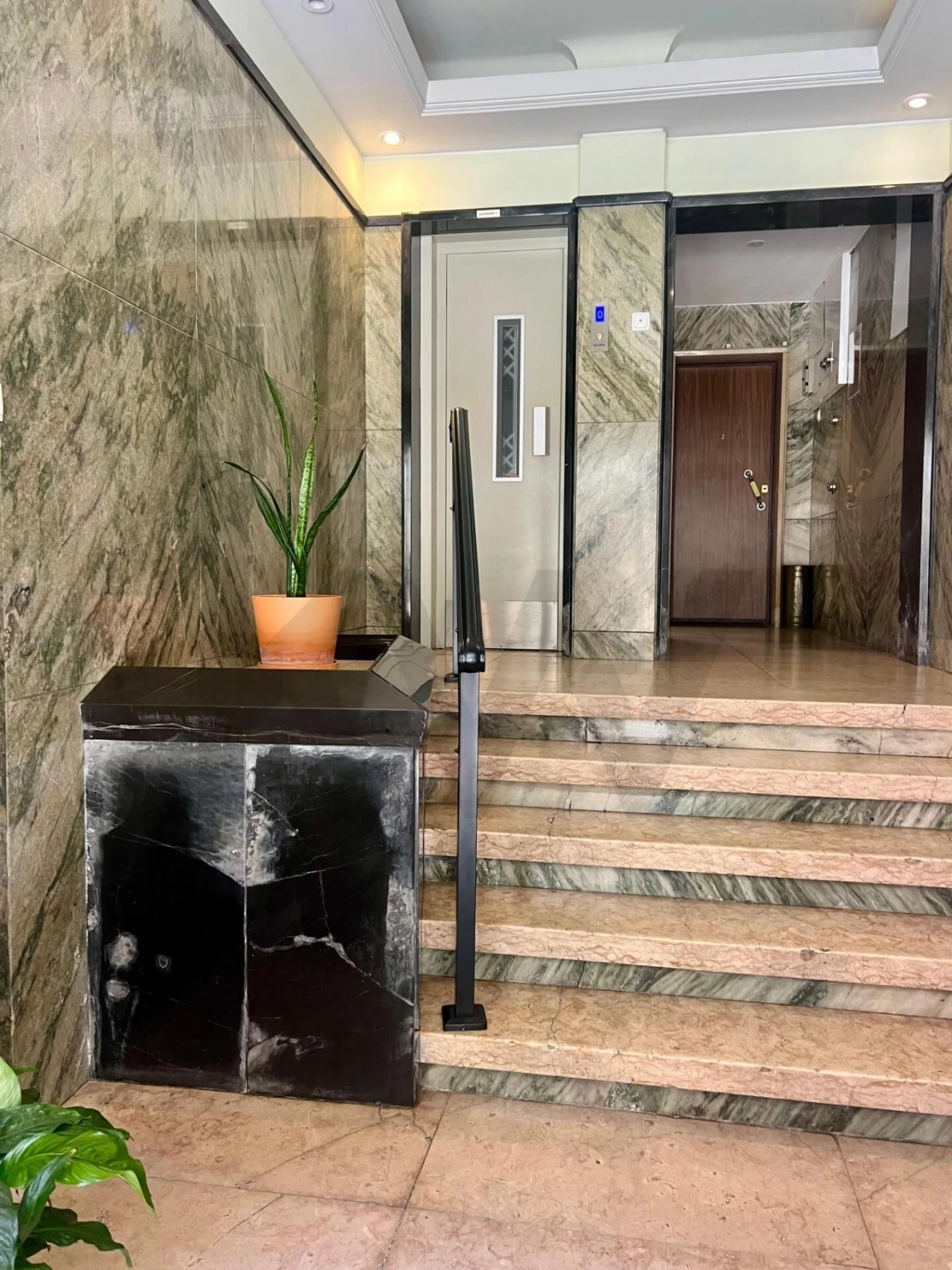 Apartamento T1 para Arrendamento em Campo de Ourique Foto 2